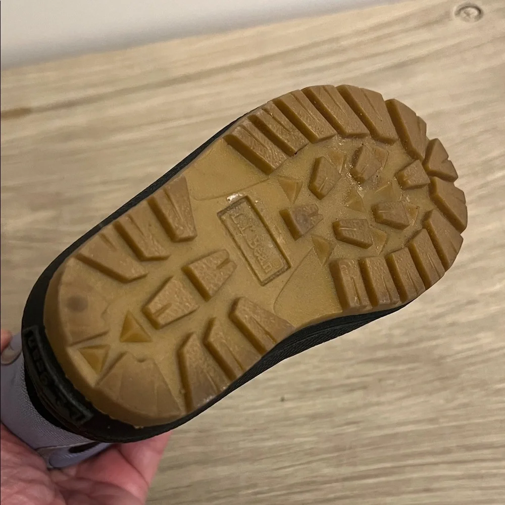 Size 5 L L Bean Kids Winter Waterproof Boots - Black and Gray Velcro. Exc cond